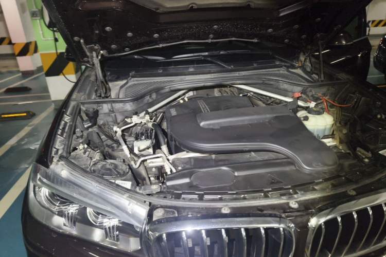 Used BMW X5 2017 xDrive28i Engine Bay Right
