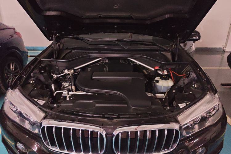 Used BMW X5 2017 xDrive28i Engine Bay