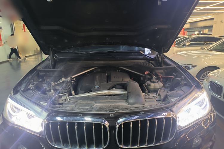 Used BMW X5 2017 xDrive35i Elegant Edition Engine Bay