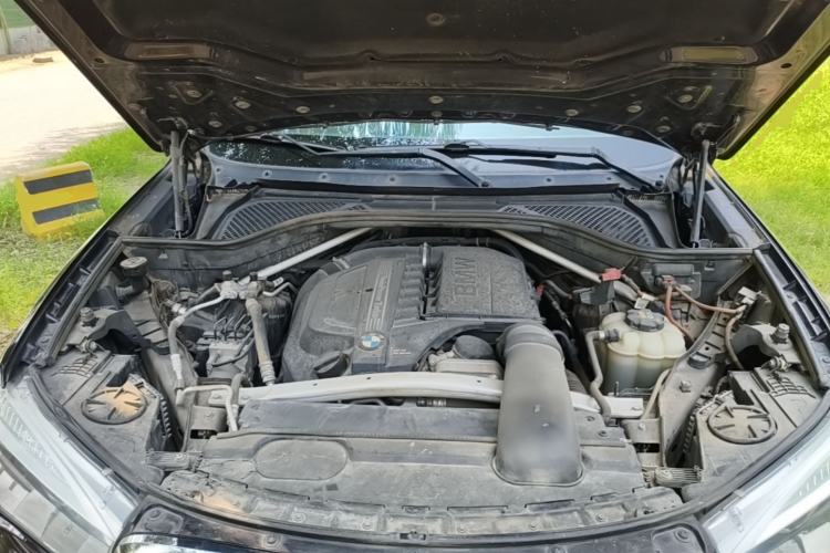 Used BMW X5 2017 xDrive35i parallel import Engine Bay