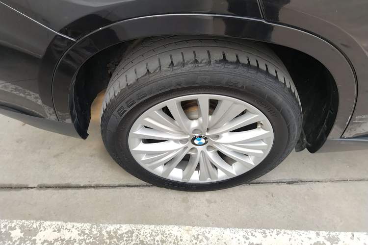 Used BMW X5 2017 xDrive28i Exterior 3