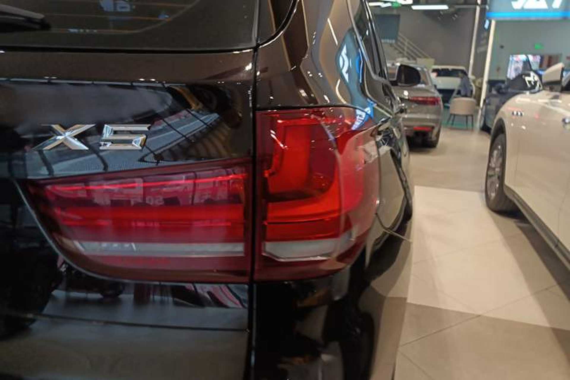 Used BMW X5 2017 xDrive35i Middle East Exterior 3