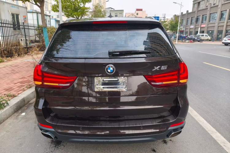 Used BMW X5 2017 xDrive35i Middle East Exterior 4