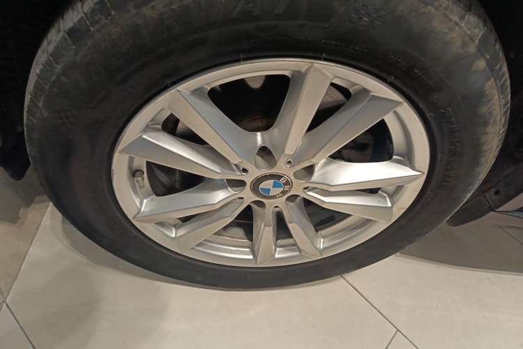 Used BMW X5 2017 xDrive35i Middle East Exterior 4