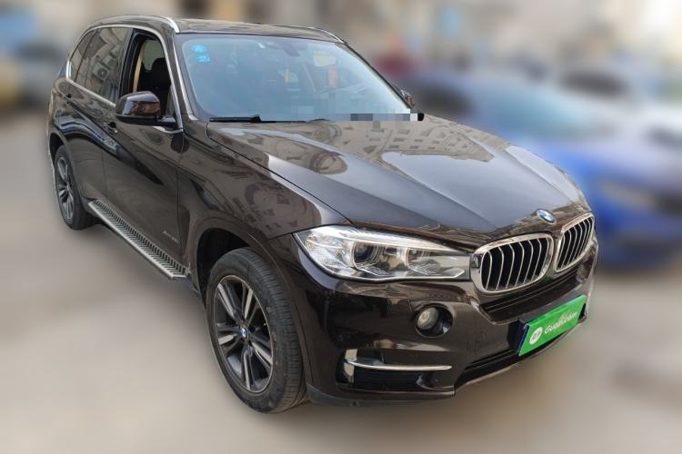Used BMW X5 2017 xDrive35i Elegant Edition Front Right 45 Deg