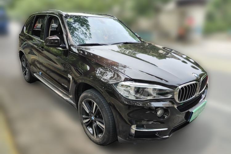 Used BMW X5 2017 xDrive35i Elegant Edition Front Right 45 Deg