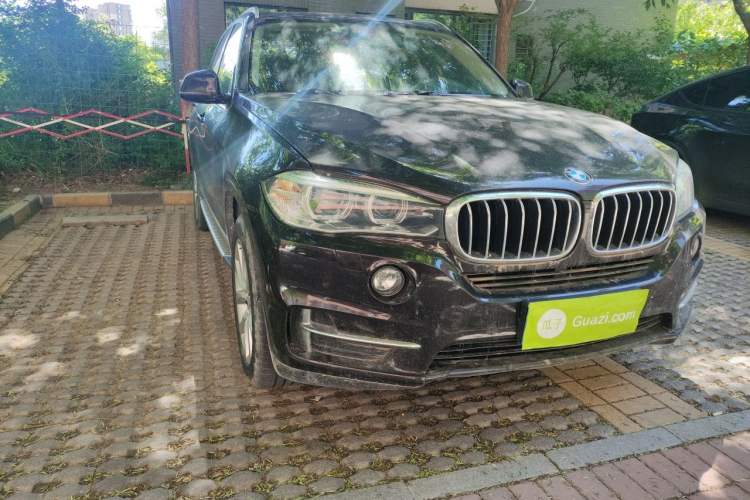 Used BMW X5 2017 xDrive28i Front Right 45 Deg