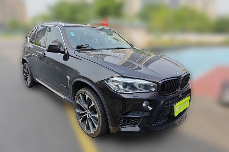 Used BMW X5 2017 xDrive28i Front Right 45 Deg