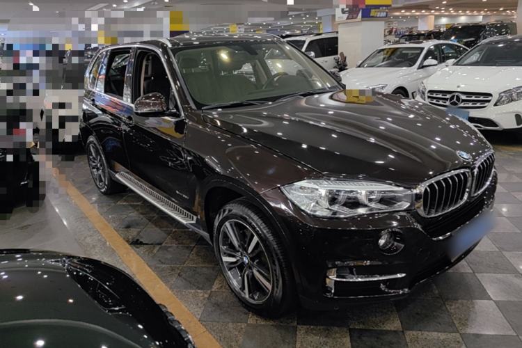 Used BMW X5 2017 xDrive35i Elegant Edition Front Right 45 Deg