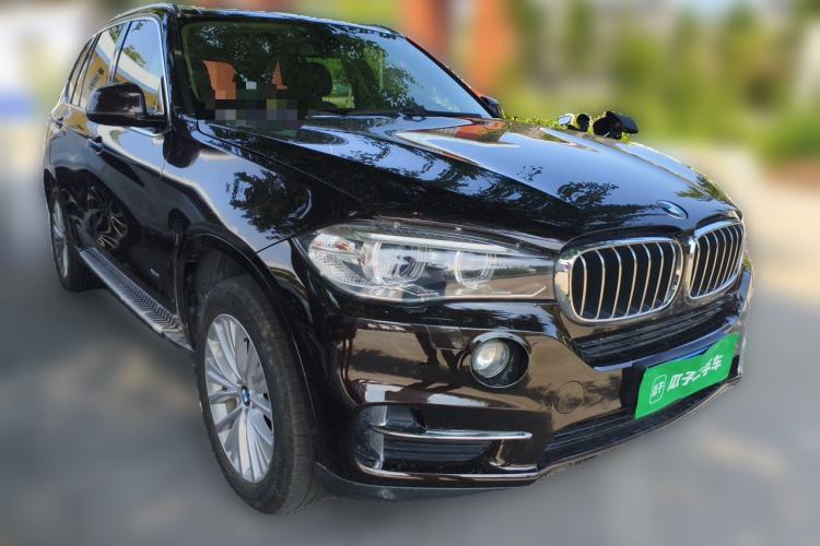Used BMW X5 2017 xDrive28i Front Right 45 Deg
