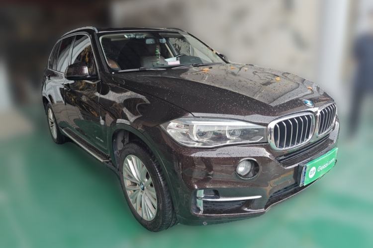 Used BMW X5 2017 xDrive28i Front Right 45 Deg