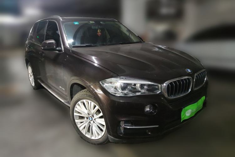 Used BMW X5 2017 xDrive28i Front Right 45 Deg