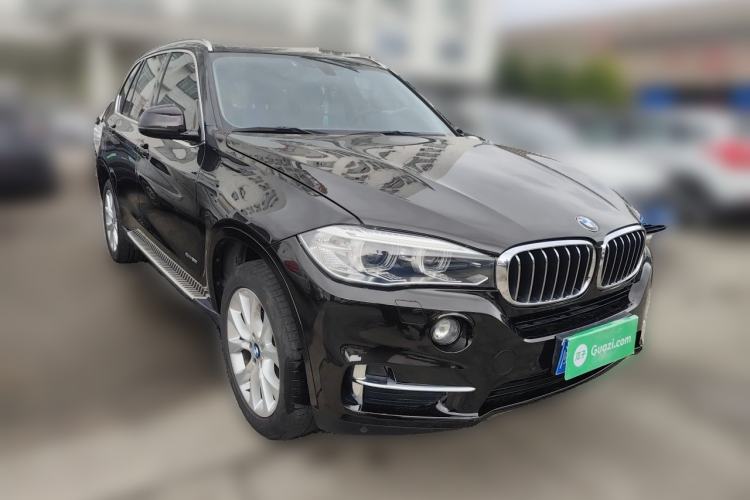 Used BMW X5 2017 xDrive28i Front Right 45 Deg
