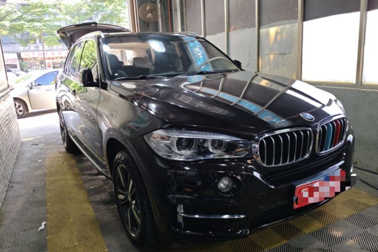 Used BMW X5 2017 xDrive35i Elegant Edition Front Right 45 Deg