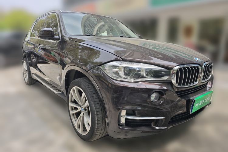Used BMW X5 2017 xDrive28i Front Right 45 Deg