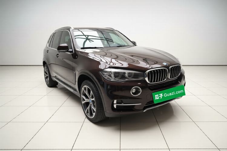 Used BMW X5 2017 xDrive28i Front Right 45 Deg