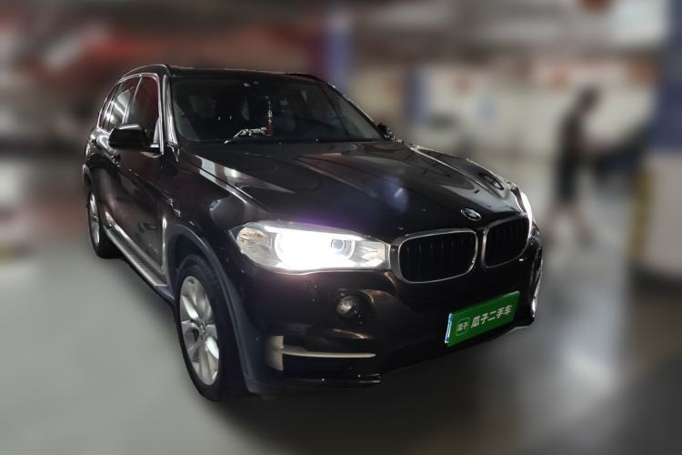 Used BMW X5 2017 xDrive35i Elegant Edition Front Right 45 Deg