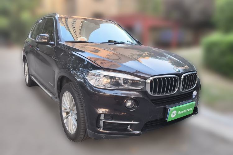 Used BMW X5 2017 xDrive28i Front Right 45 Deg