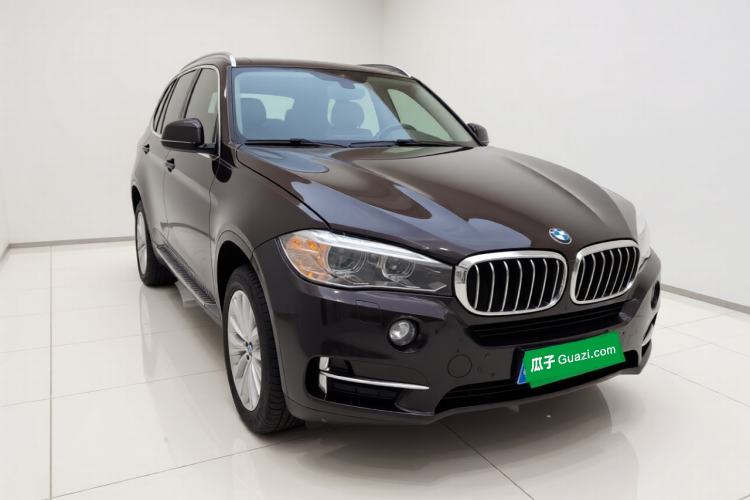 Used BMW X5 2017 xDrive28i Front Right 45 Deg