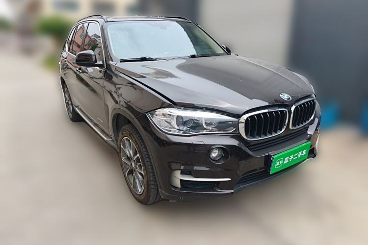 Used BMW X5 2017 xDrive35i Elegant Edition Front Right 45 Deg