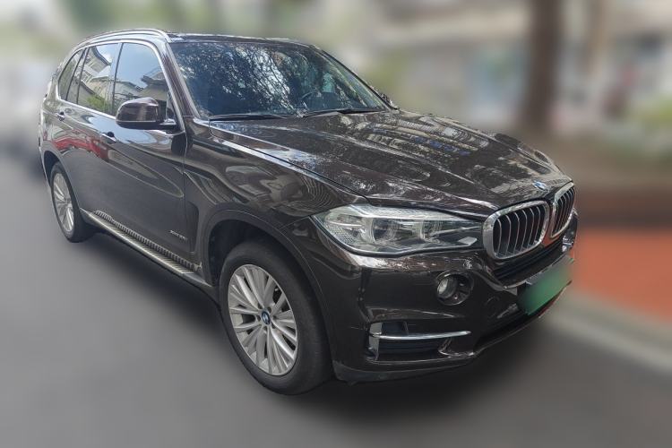 Used BMW X5 2017 xDrive28i Front Right 45 Deg