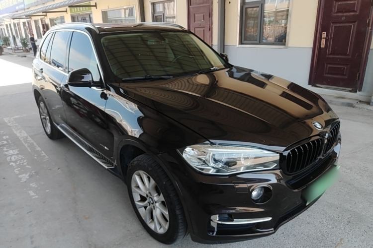Used BMW X5 2017 xDrive28i Front Right 45 Deg