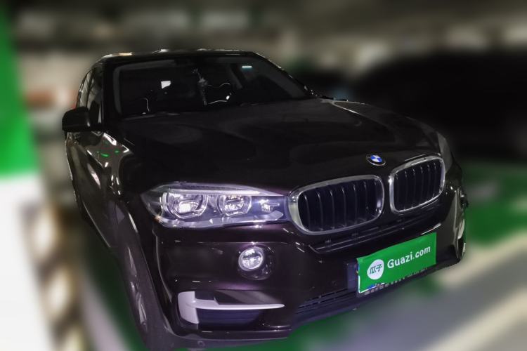 Used BMW X5  Front Right 45 Deg