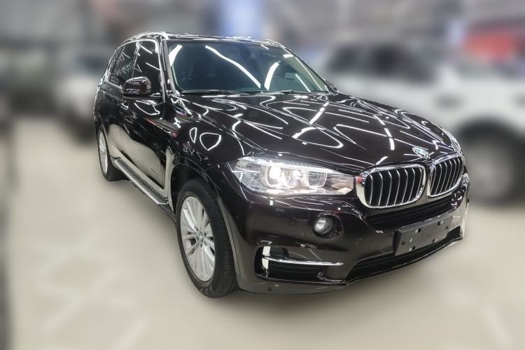 Used BMW X5 2017 xDrive28i Front Right 45 Deg