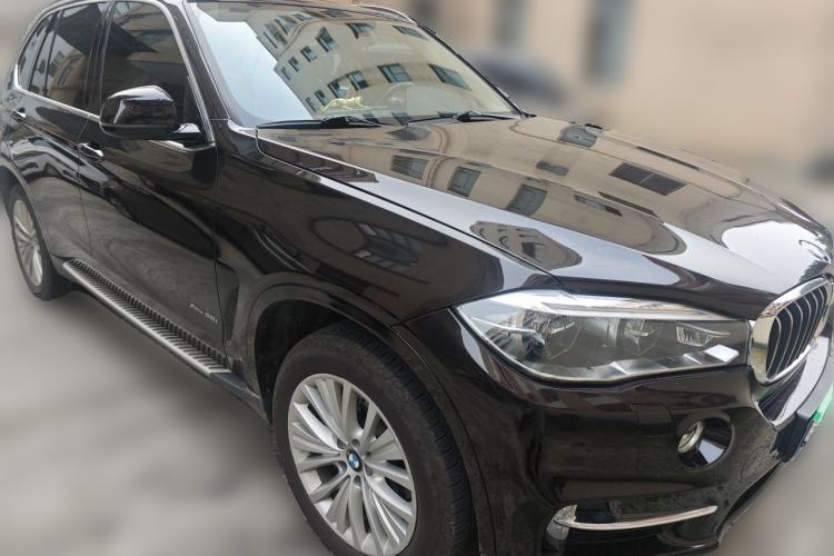 Used BMW X5 2017 xDrive28i Front Right 45 Deg