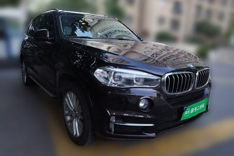 Used BMW X5 2017 xDrive28i Front Right 45 Deg