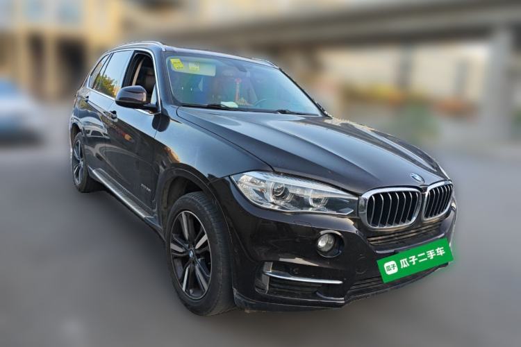 Used BMW X5 2017 xDrive35i Elegant Edition Front Right 45 Deg