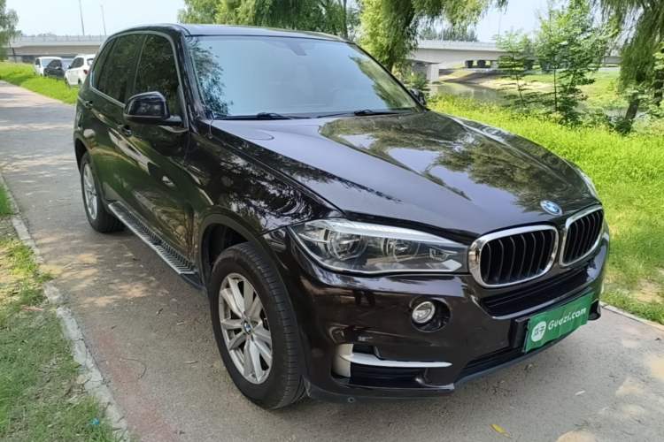 Used BMW X5 2017 xDrive35i parallel import Front Right 45 Deg