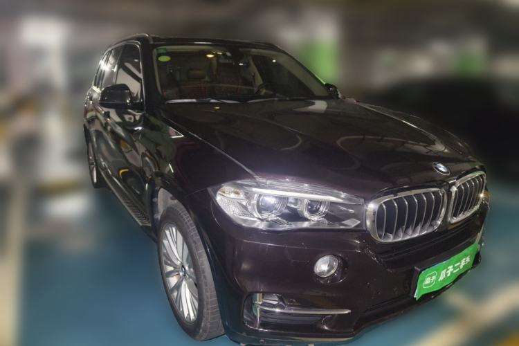 Used BMW X5 2017 xDrive28i Front Right 45 Deg
