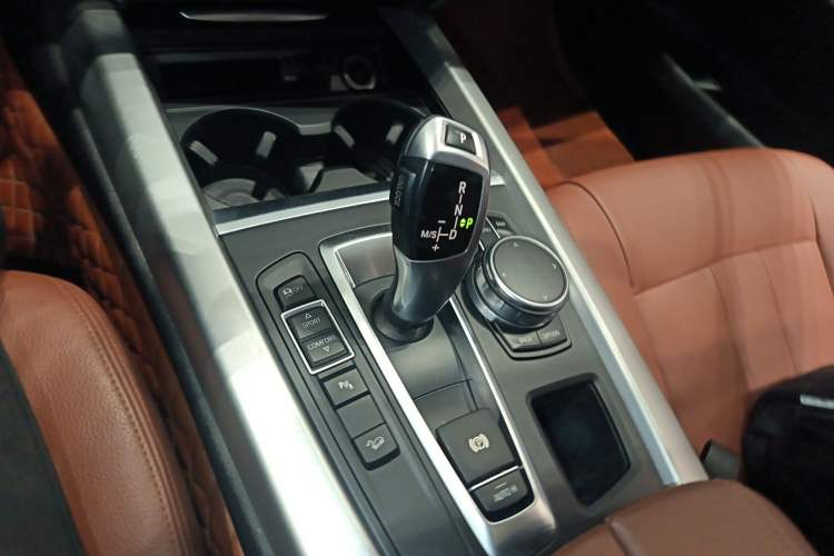 Used BMW X5 2017 xDrive35i Middle East Gear Lever
