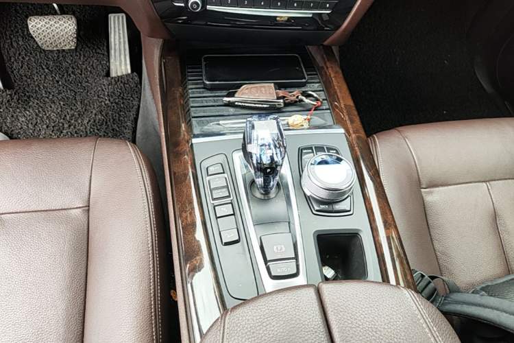 Used BMW X5 2017 xDrive35i Elegant Edition Gear Lever