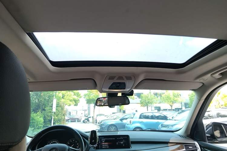 Used BMW X5 2017 xDrive28i Headliner