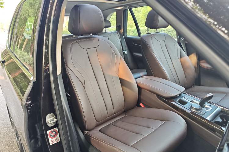 Used BMW X5 2017 xDrive35i Elegant Edition Interior 12