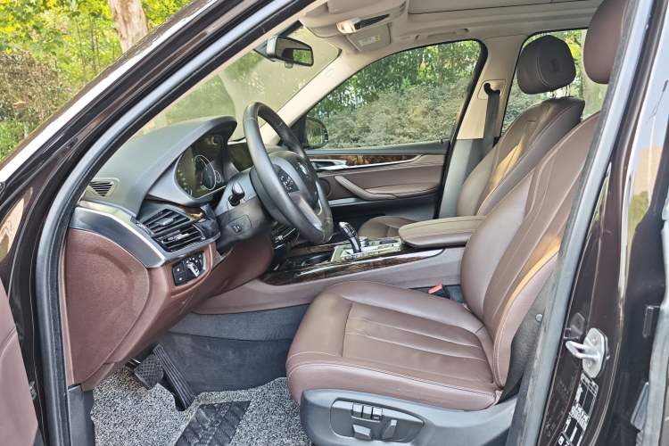 Used BMW X5 2017 xDrive35i Elegant Edition Interior 2