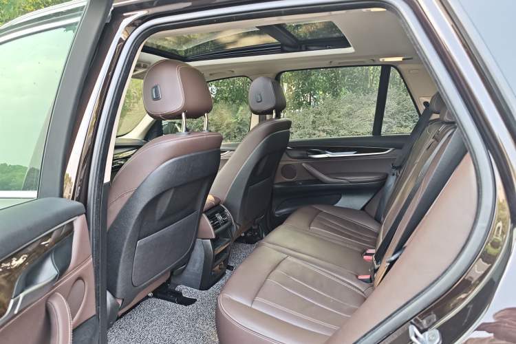 Used BMW X5 2017 xDrive35i Elegant Edition Interior 5