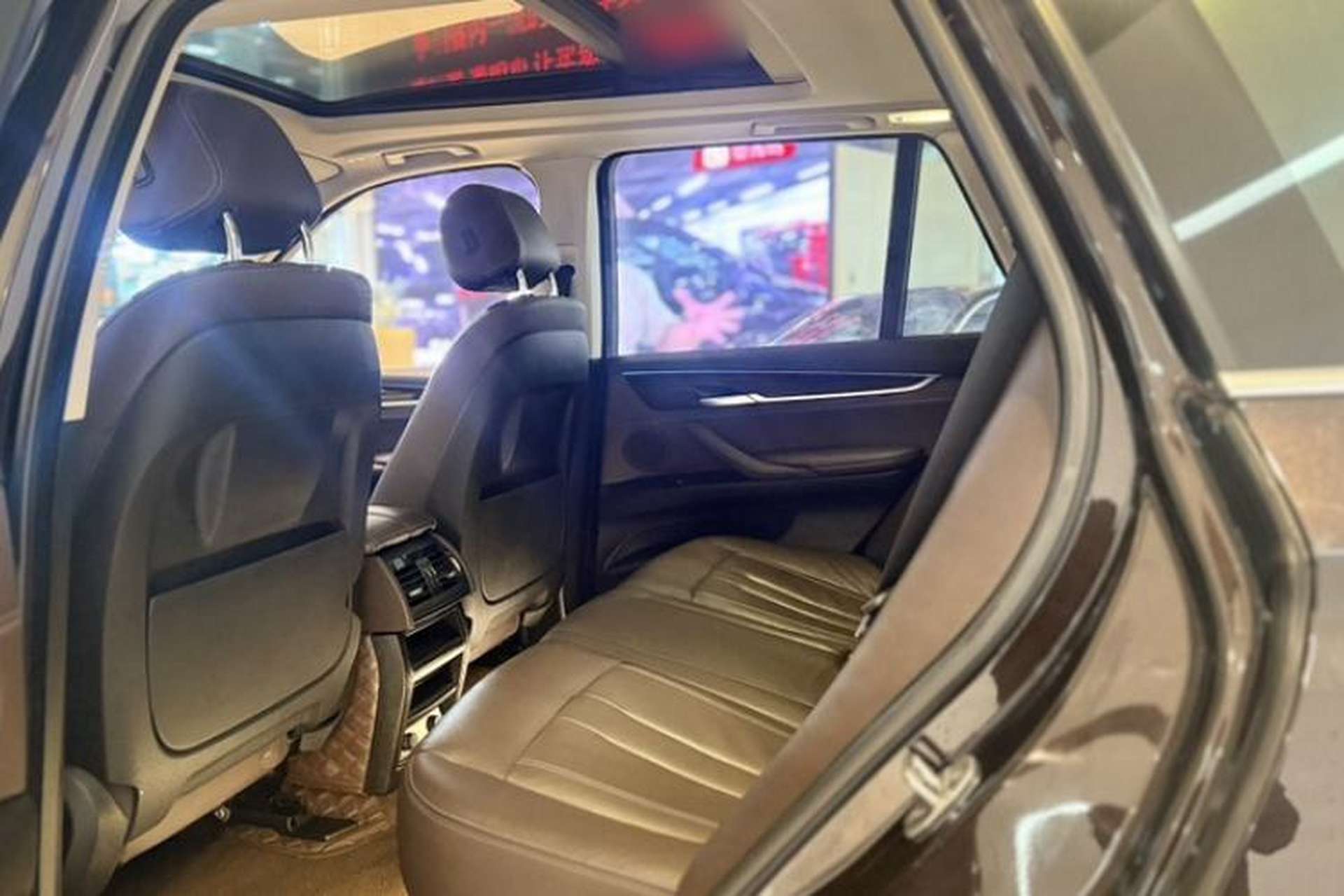 Used BMW X5 2017 xDrive28i Interior 7