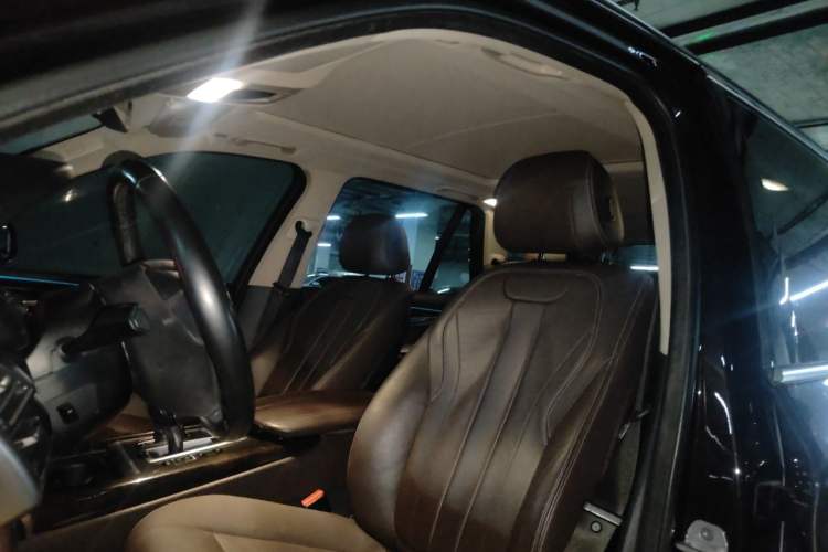 Used BMW X5 2017 xDrive35i Elegant Edition Left Front Seat