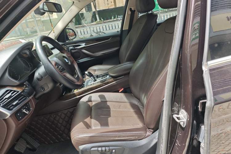 Used BMW X5 2017 xDrive28i Left Front Seat