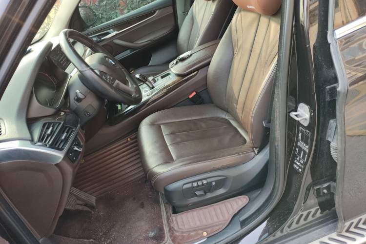 Used BMW X5 2017 xDrive28i Left Front Seat