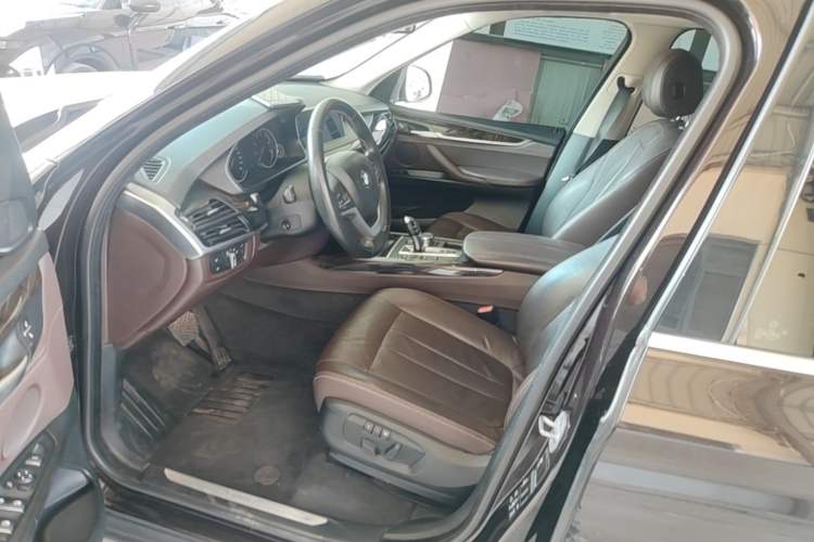 Used BMW X5 2017 xDrive28i Left Front Seat