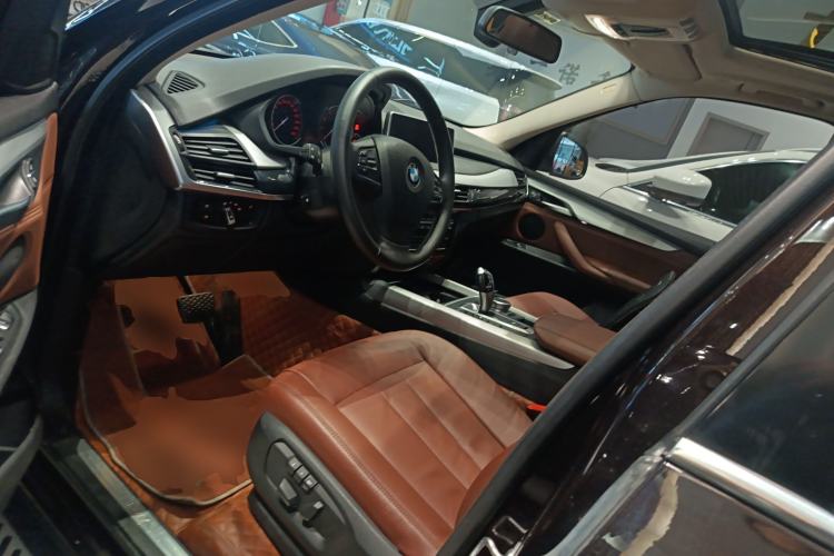 Used BMW X5 2017 xDrive35i Middle East Left Front Seat