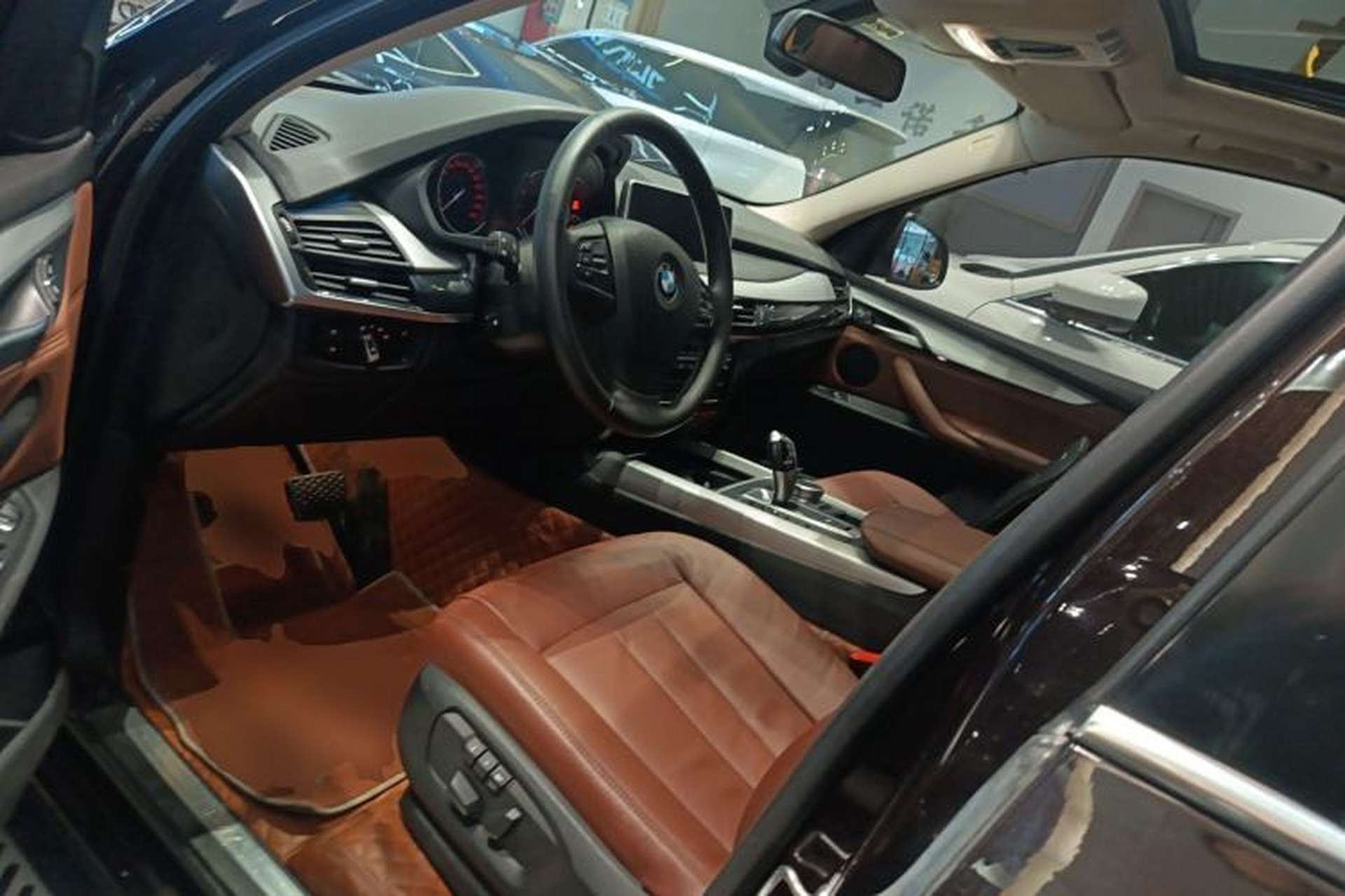 Used BMW X5 2017 xDrive35i Middle East Left Front Seat
