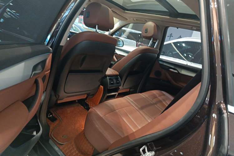 Used BMW X5 2017 xDrive35i Middle East Left Rear Seat