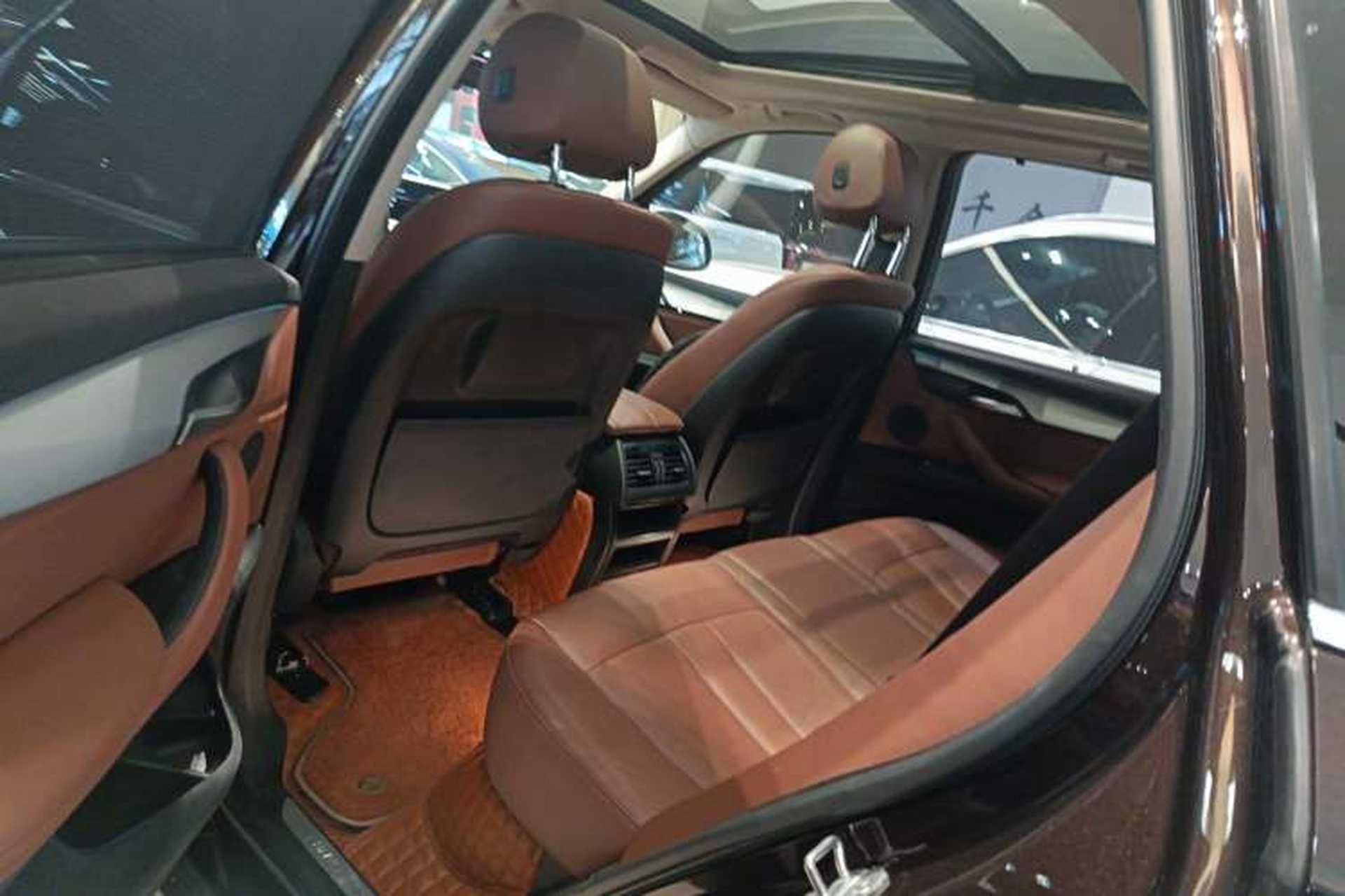 Used BMW X5 2017 xDrive35i Middle East Left Rear Seat