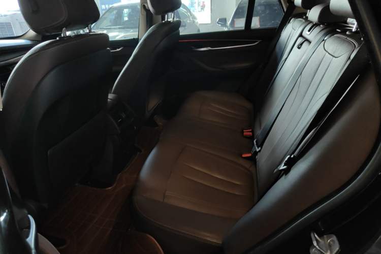 Used BMW X5 2017 xDrive35i Elegant Edition Left Rear Seat