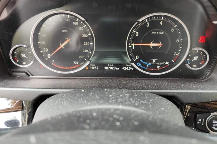 Used BMW X5 2017 xDrive35i Elegant Edition Odometer Close Up